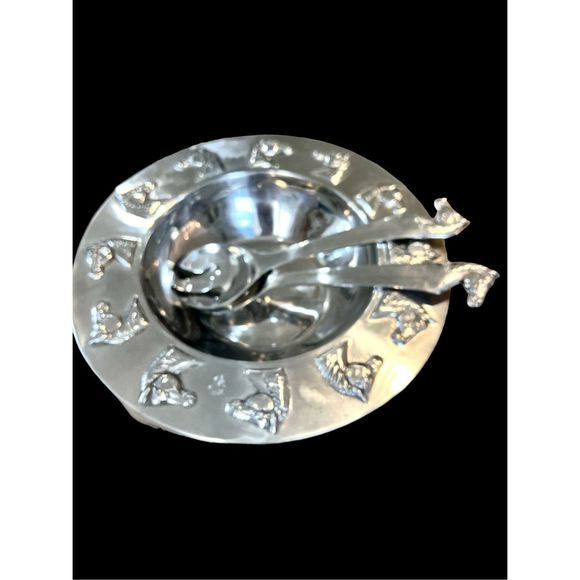 Serving bowl  matching serving utensils.   Equestrian, horses.  Great  for Kentu - Picture 1 of 6